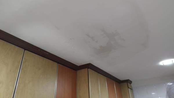 Tampines residents complain of ceiling leaks, mould; HDB says solar panel installation not the cause