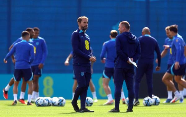 England's Southgate rules out experimenting against Scotland