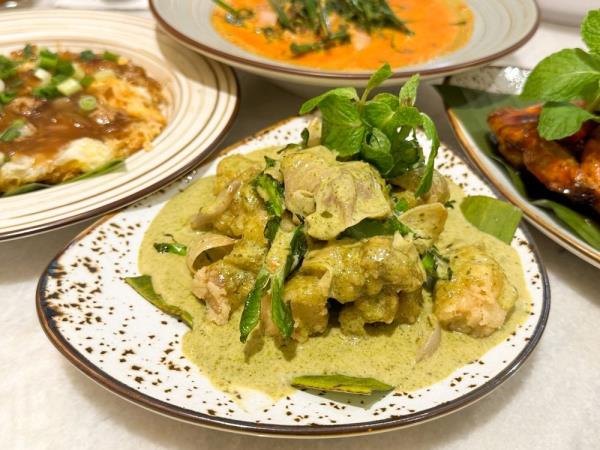 Signature Egg is simple but satisfying with the fluffy fried egg doused with the savoury o<em></em>nion gravy with minced chicken — Picture by Lee Khang Yi