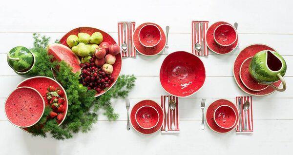 Viva Magenta in the Bordallo Pinheiro collection.